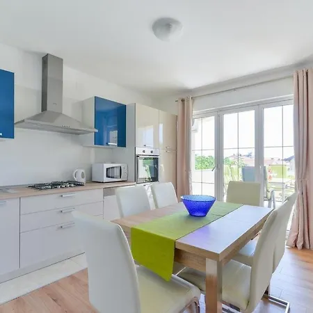 In With Terrace, Air Conditioning, Wifi, Dishwasher 4589-1 Апартаменты Вир